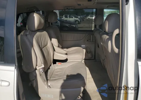2008 Toyota Sienna Xle z USA, uszkodzony, nr VIN 5TDZK22CX8S122829